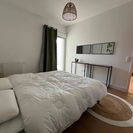 Appartamento 48 M2 Neuf 150m De La A307 *