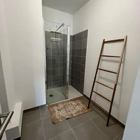 48 M2 Neuf 150m De La A307 *